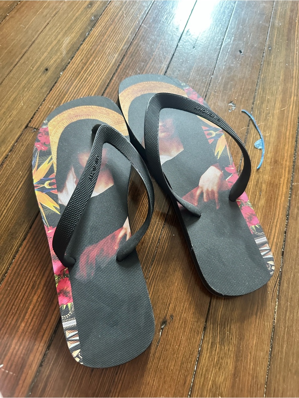 Givenchy Madonna flip flop thongs - 10 us
